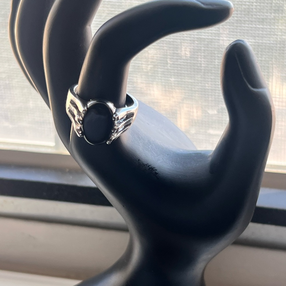 Stylish Silver Ring with Black Oval Stone - Picture 2 of 8